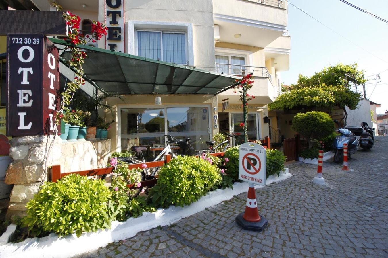 Bonapart Hotel Çeşme Extérieur photo
