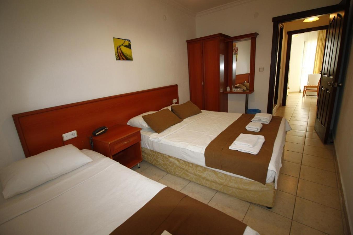 Bonapart Hotel Çeşme Extérieur photo