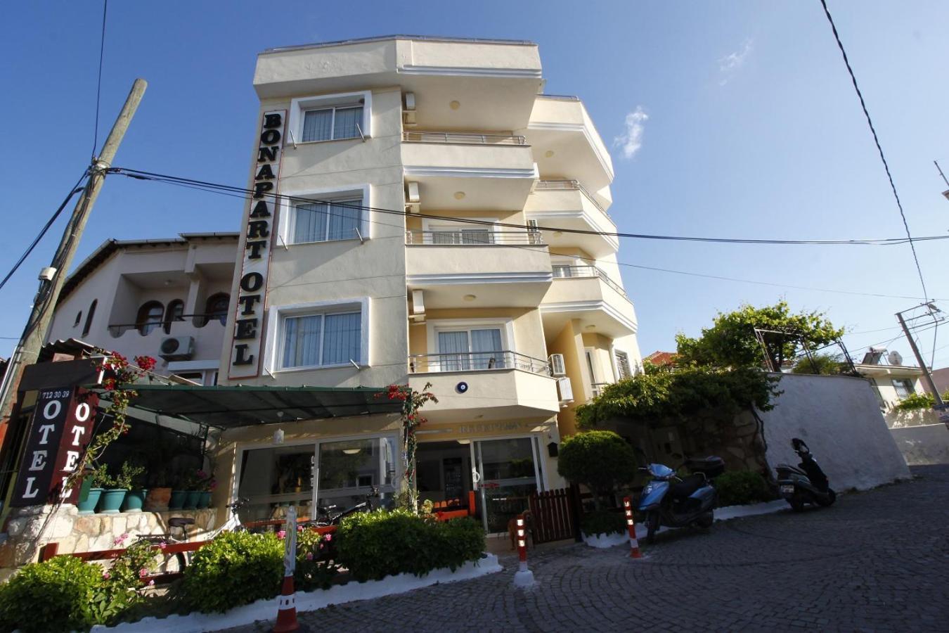 Bonapart Hotel Çeşme Extérieur photo