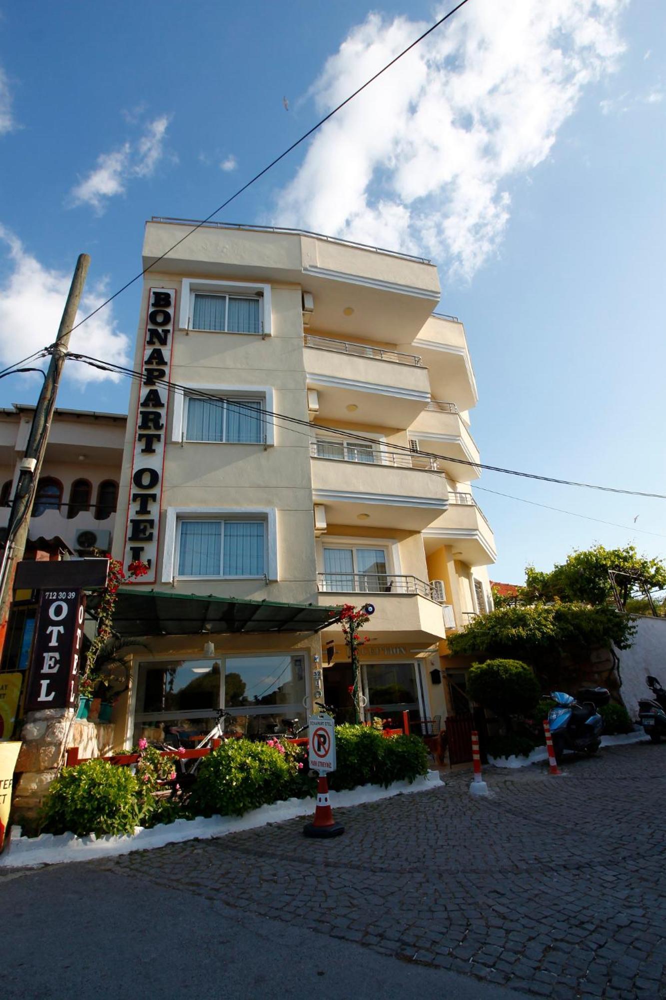 Bonapart Hotel Çeşme Extérieur photo