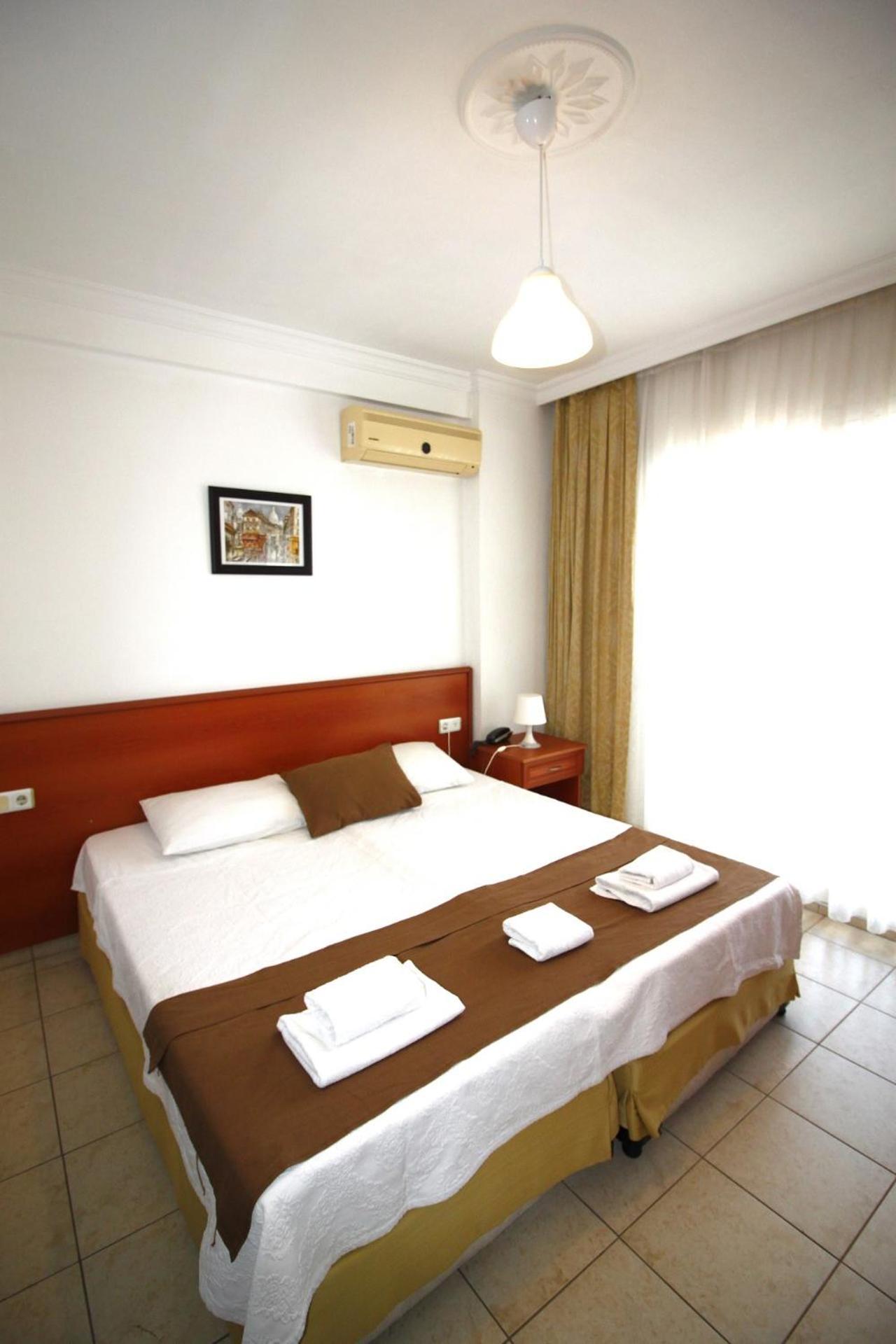Bonapart Hotel Çeşme Extérieur photo